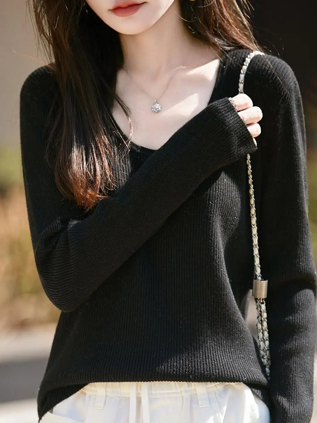 Slim Fit Long Sleeve Knitted Sweater Women's Black Base Shirt Thin Woolen round Neck Minimalist Style Soft Knitwear Top
