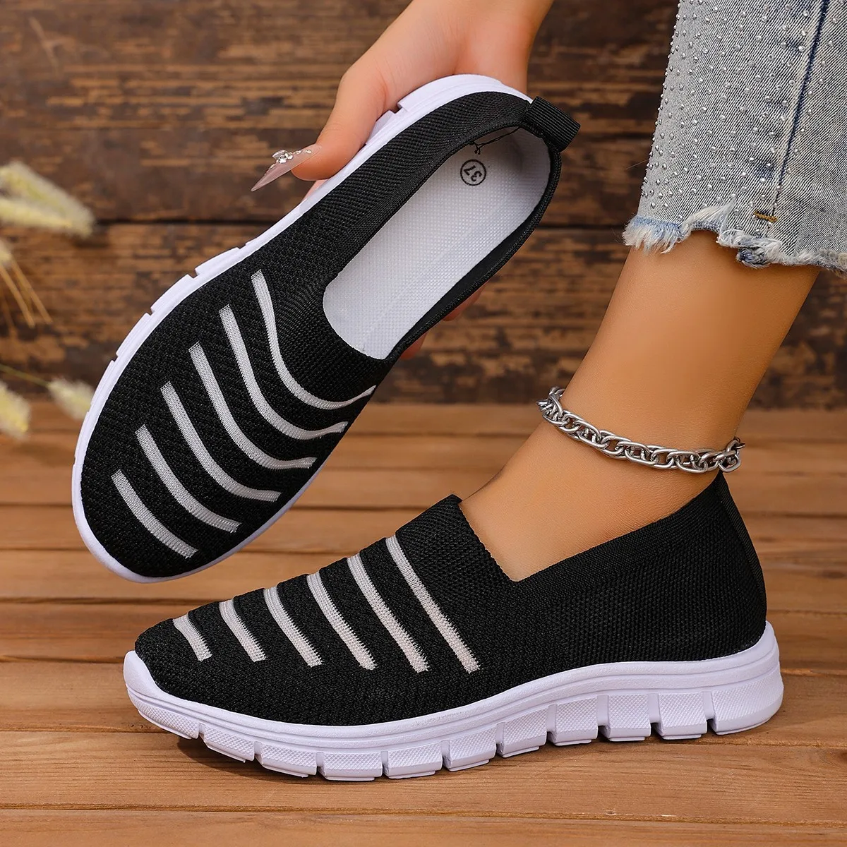 

Women's Mesh Casual Shoes Lightweight Breathable Soft Sole Sneakers for Women Plus Size Summer Comfortable Slip on Walking Shoes
