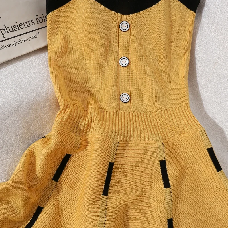 2024 giallo/nero kWomen lavorato a maglia sexy con cinturino per spaghetti mini abito estivo casual abiti da maglione abiti streetwear