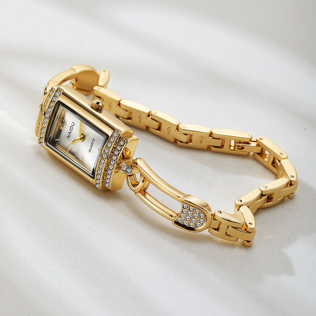 White Dial Quartz Watch with R - Luxury Watch White recension och pris
