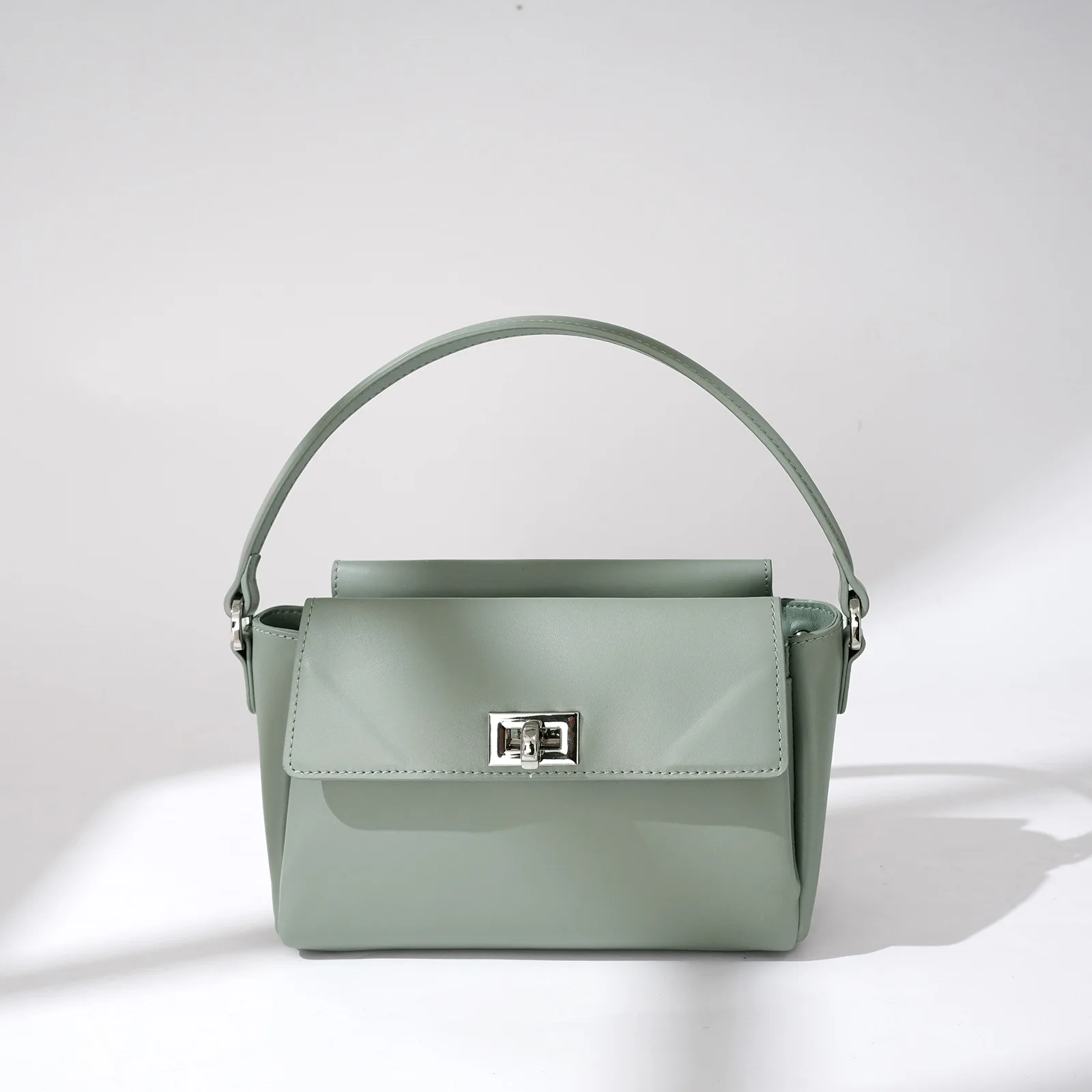 Sac carré en cuir véritable 2025 nouveau design de luxe couche supérieure en peau de vache rabat sac à bandoulière unique mode dames sac à main