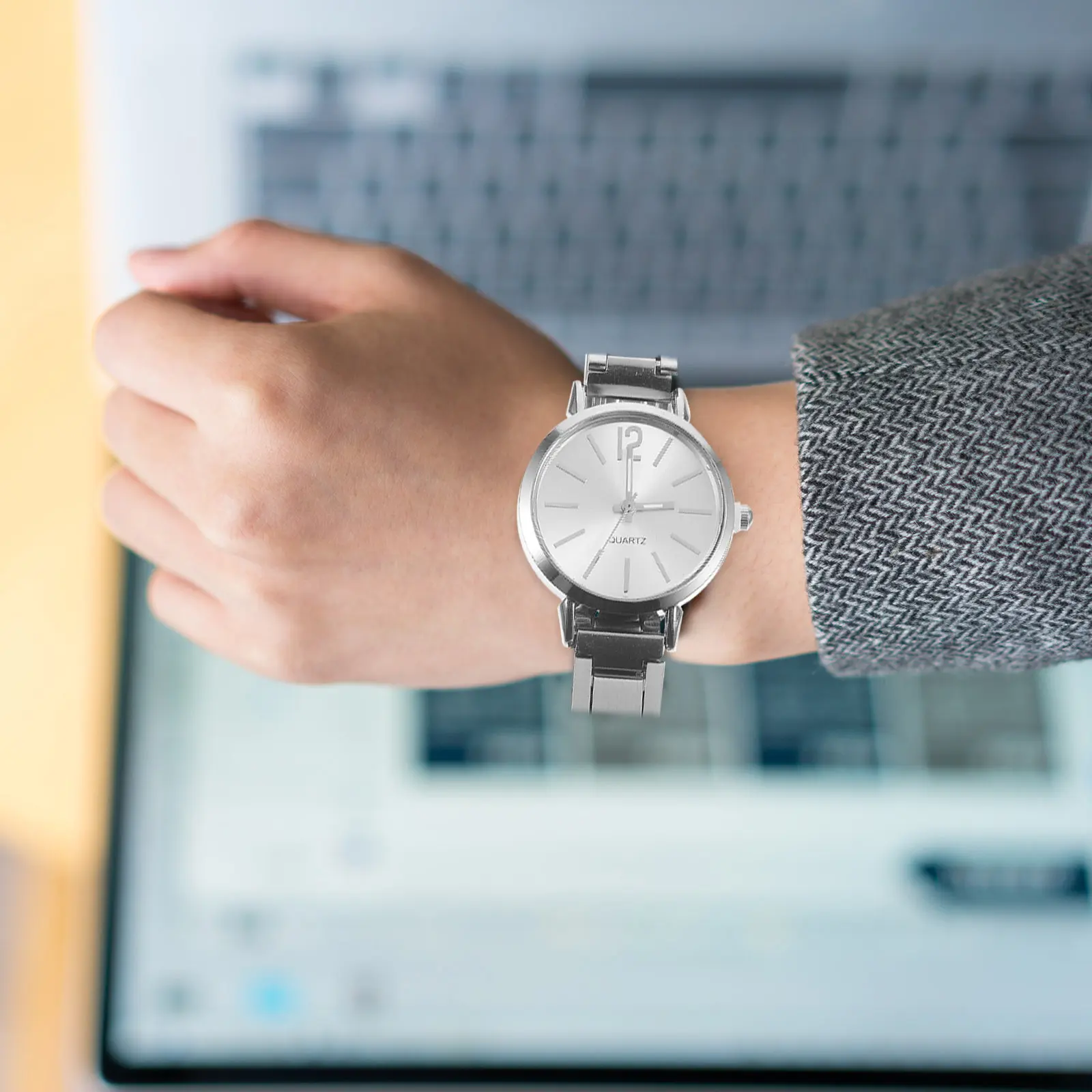 

Ультратонкие кварцевые часы для женщин, корпус из сплава, сетчатый ремешок, элегантные модные наручные часы, идеальный подарок на День святого Валентина, Рождество