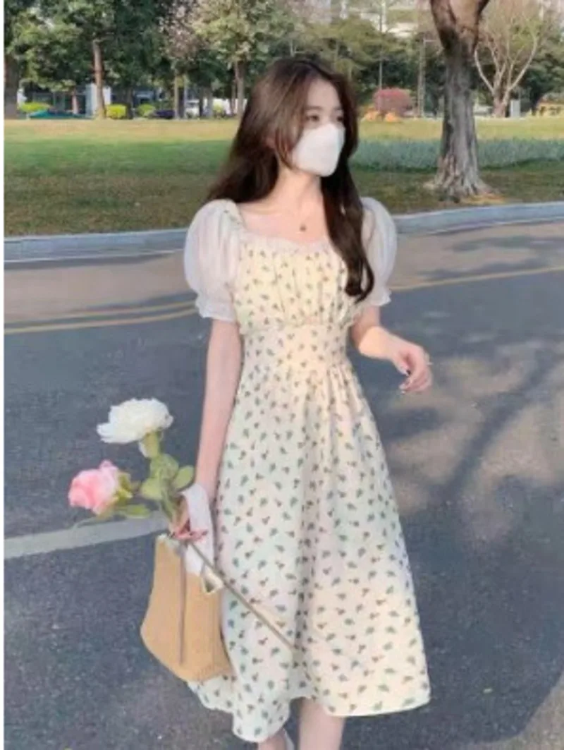 

2024 Summer Square Neck Bubble Sleeves Wrapped Waist length Dress Sweet Forest Style Fresh Fragmented Flower Dress Women's RF12