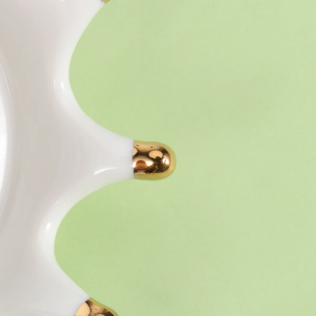 

Керамический поднос для ювелирных изделий с короной, маленькое блюдо, нежный декоративный держатель для колец, серег, браслетов, поднос для хранения безделушек для женщин