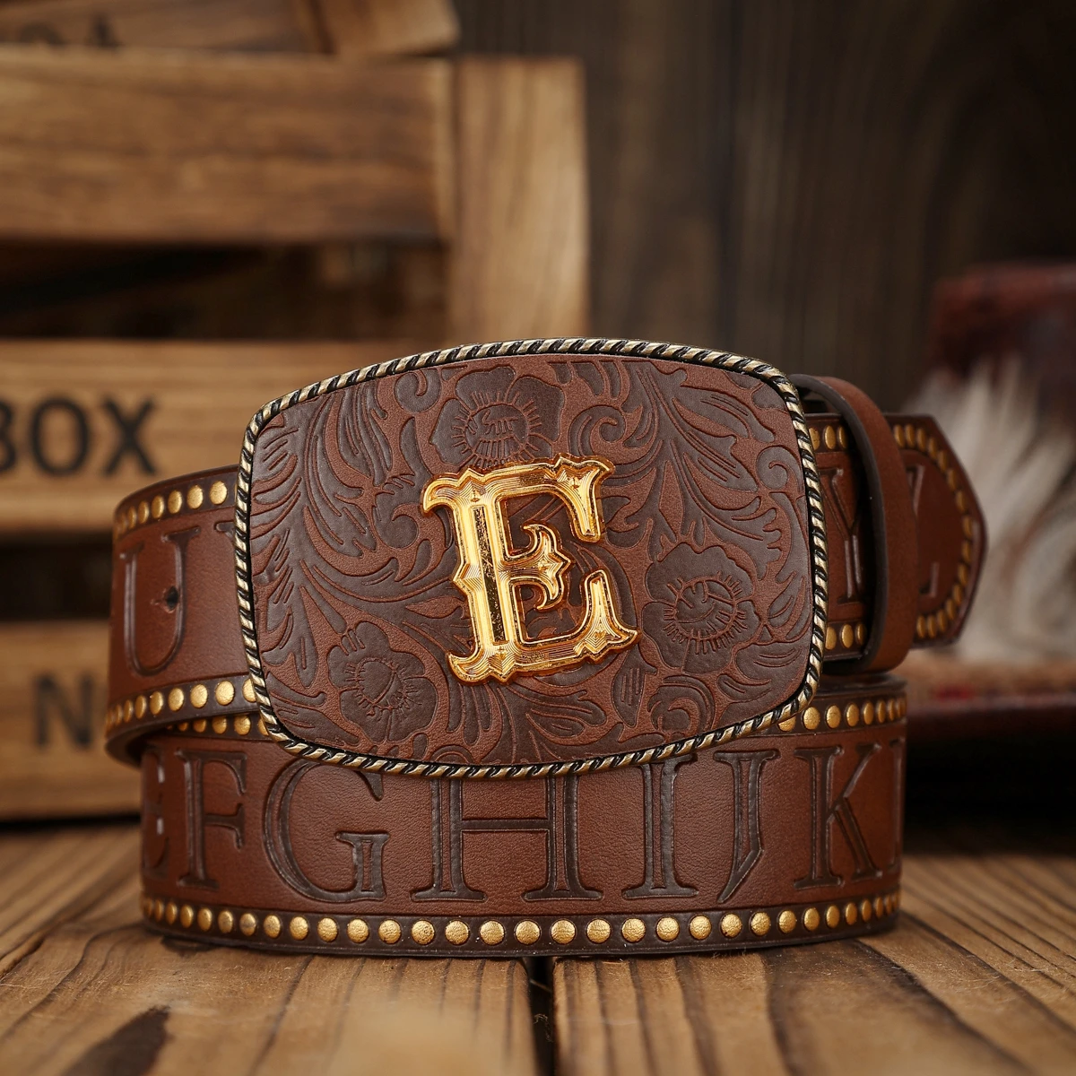 Ein PU-Gürtel im Western-Stil mit Schnallen, sowohl für Männer als auch für Frauen, lässig und im Retro-Stil, perfekt für den täglichen Ausflüge – Detail 5