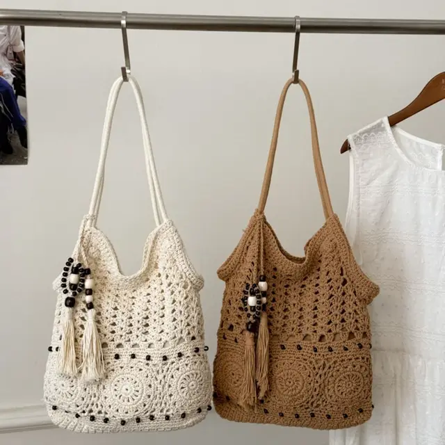 Bolsos de crochet y flecos: el toque boho definitivo