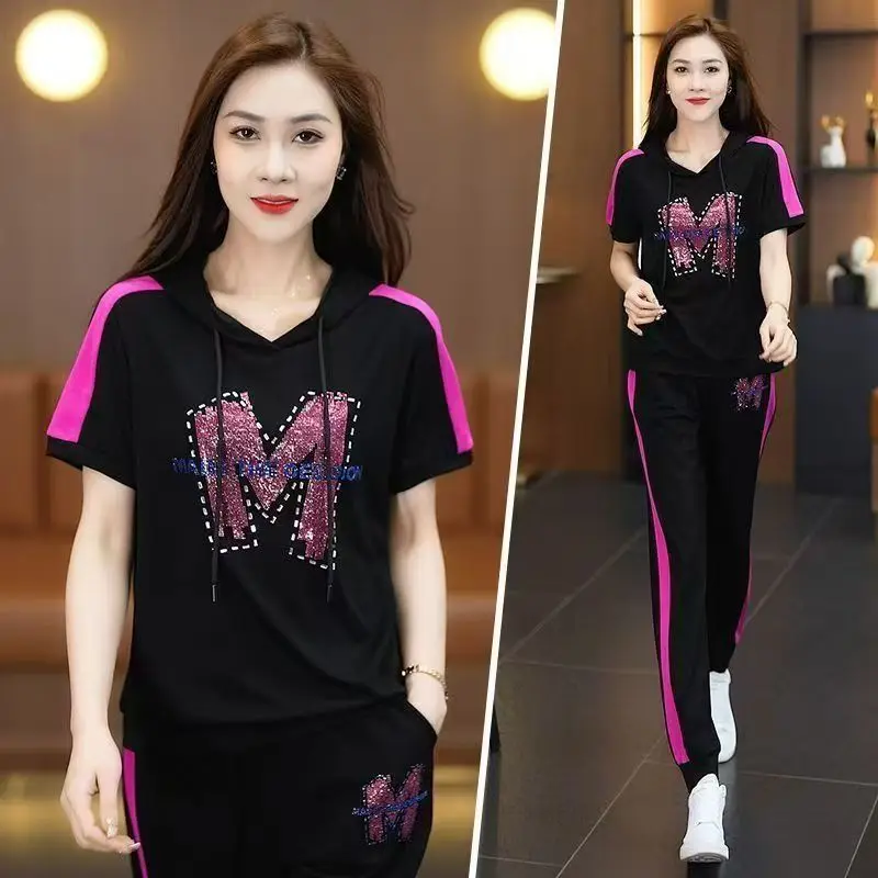 

Летний повседневный спортивный костюм для женщин: свободный крой, круглый вырез, короткий рукав, с блестящими стразами, комплект из двух предметов для мам, полиэстер