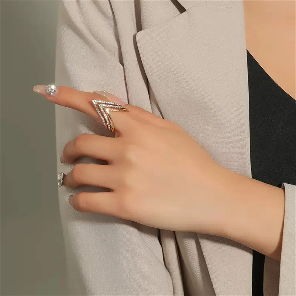 

Exquisite Hollow CZ Anime Ring For Woman Fashion Luxury Zircon Metal Adjustable Open Rings Woman Jewelry Accessories Gift