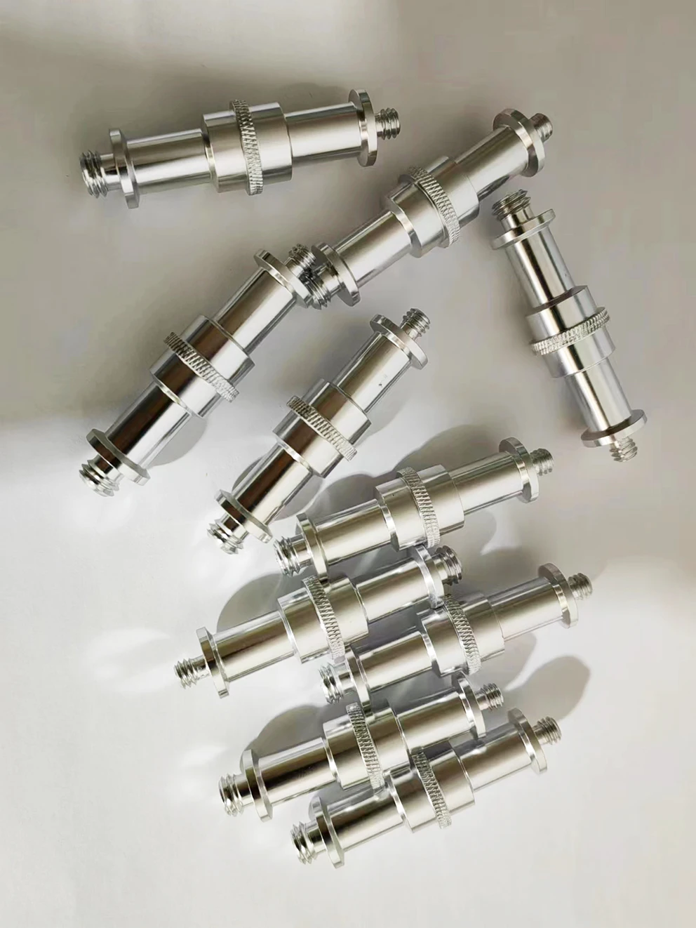 Adaptador de parafuso rosqueado macho 10x 1/4 para 3/8 parafuso prisioneiro para flash light stand tripé câmera