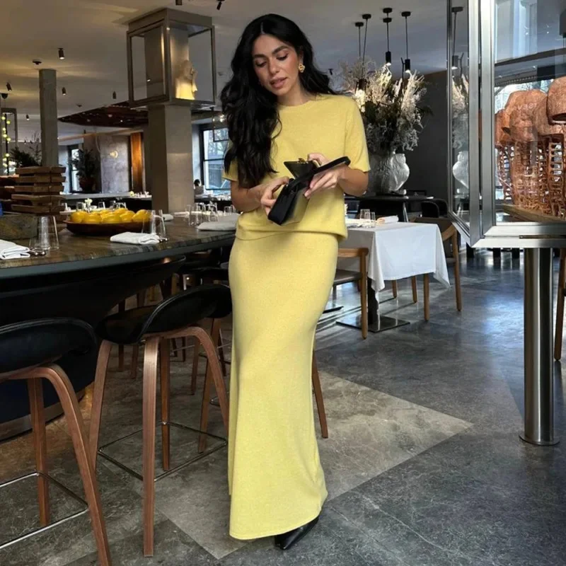 Solid Color Knitted Short Sleeve Pullover Elegant Minimalist High Waist Skirt Fashionable Women's Summer Essentials Knitted Set