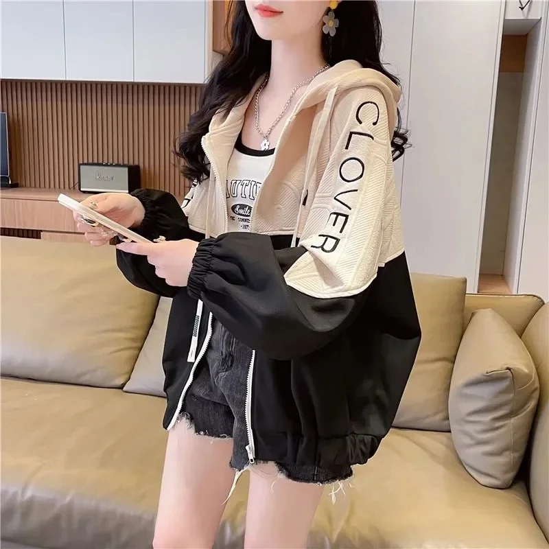 College Style Versatile Short Hooded Jacket Women 2025 Spring Autumn New Wear Thin Small Fashion Contrast Color Coat Female Tops