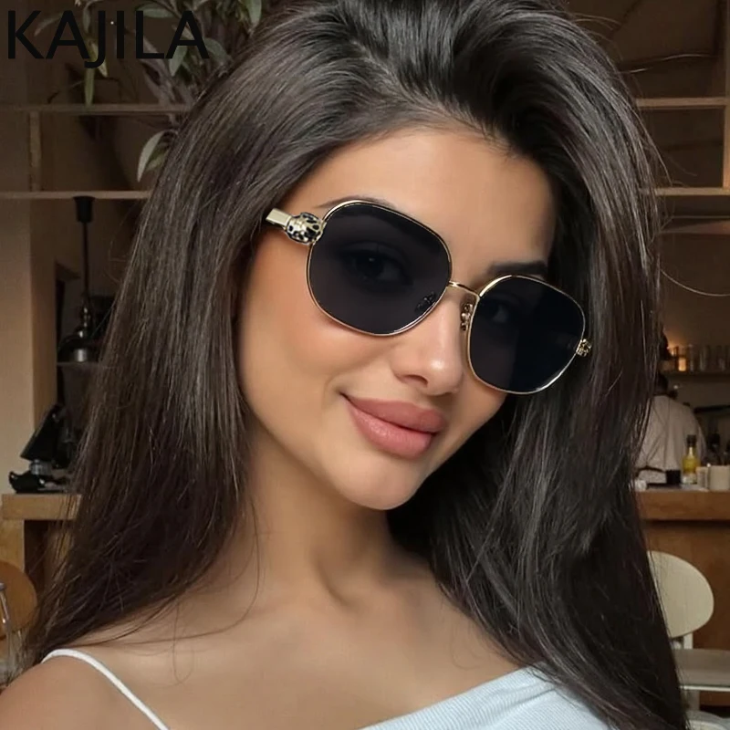 

Vintage Square Sunglasses Women 2025 Luxury Brand Trendy Metal Frame Outdoor Driving Sunglass For Ladies Classic Polygon Shades