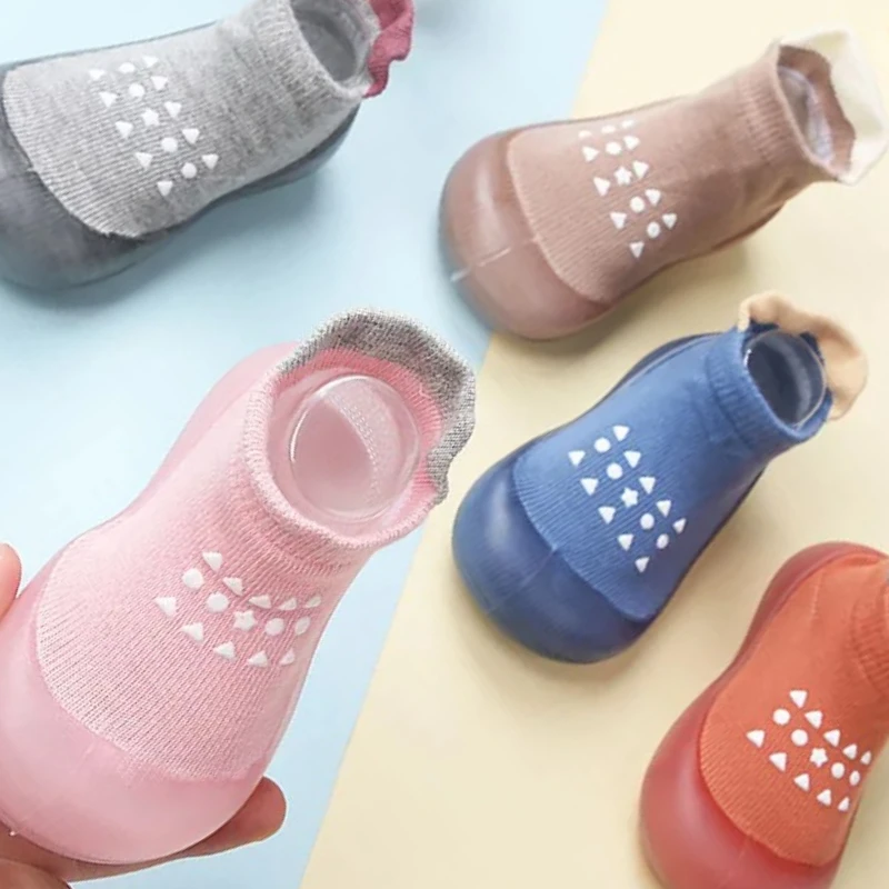 

Детские противоскользящие носки на мягкой подошве для дома и улицы для новорожденных и предотвращают детскую обувь и носки для малышей