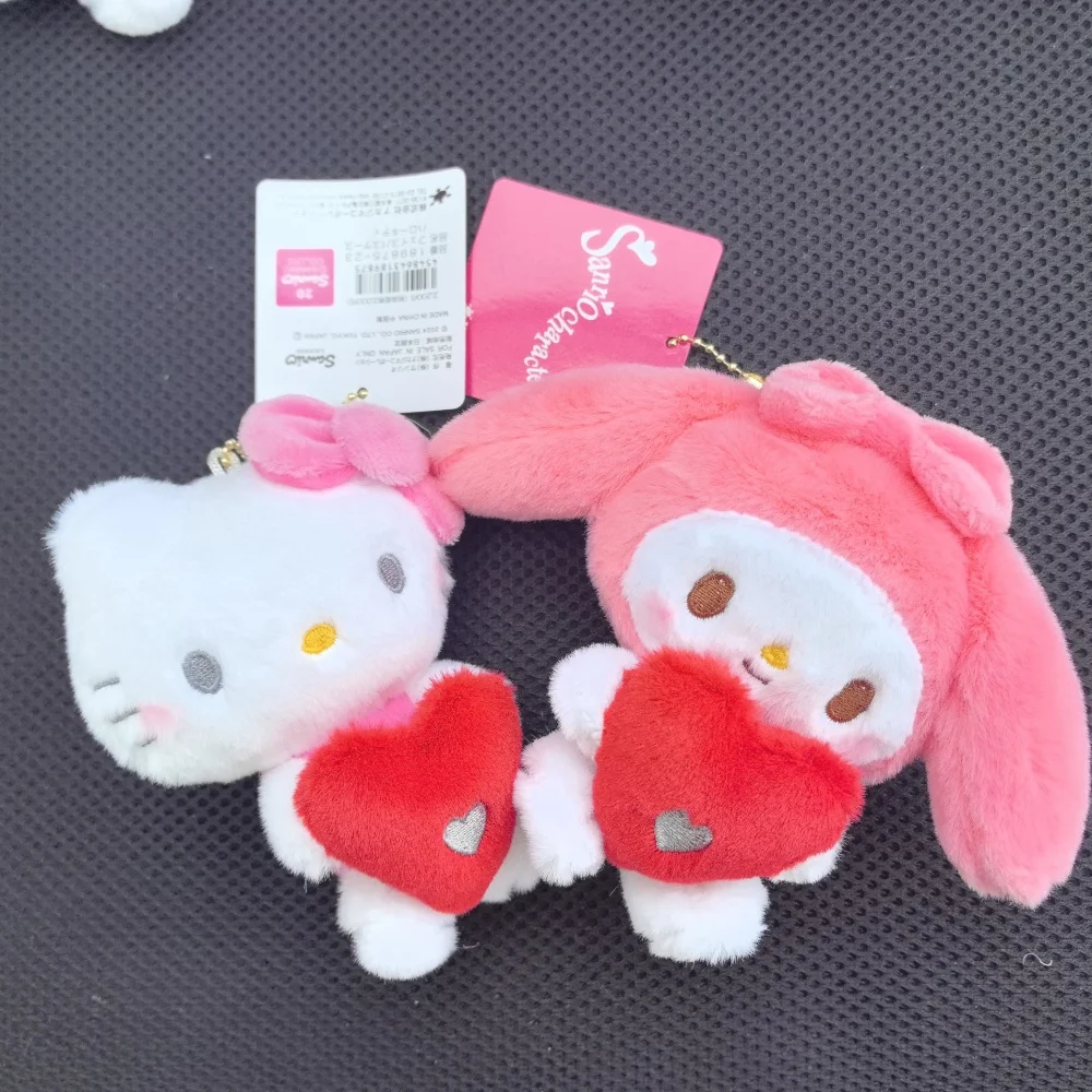 Sanrio melody kuromi segurar coração pingente de pelúcia bonito chaveiros de pelúcia meninas saco bakcpack carros chaveiros de pelúcia presente de natal