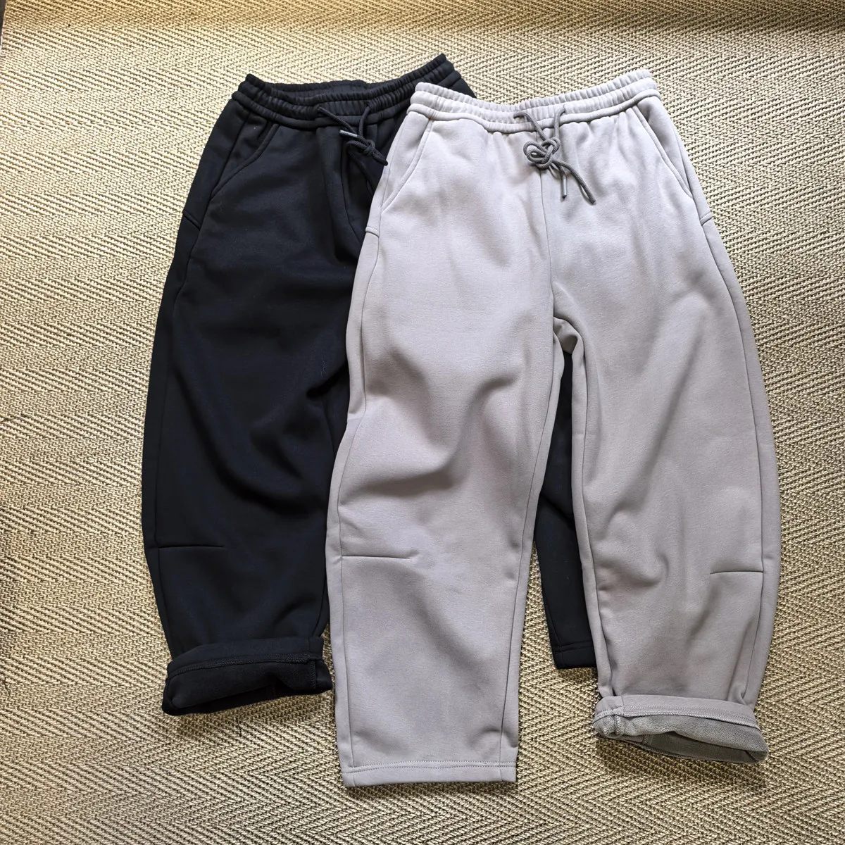 Amekaji Wear All-Matching Old Money Minimalist Casual Elastic Waist Loose Straight Wide-Leg Pants Men Velvet Sweatpants Sweat