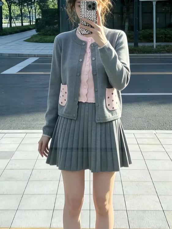 Ladies Early Autumn Knitted Sweater Coat And Skirt Set Fake Two-Piece Lazy Style Anti-Aging Fashion Outerwear And Innerwear