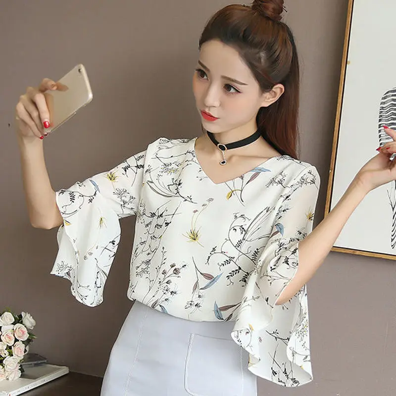 Western Style Summer New Chiffon Women\'s Shirt Floral Printed Oversized Flare Sleeve Commuting Beautiful Slimming Top for Women