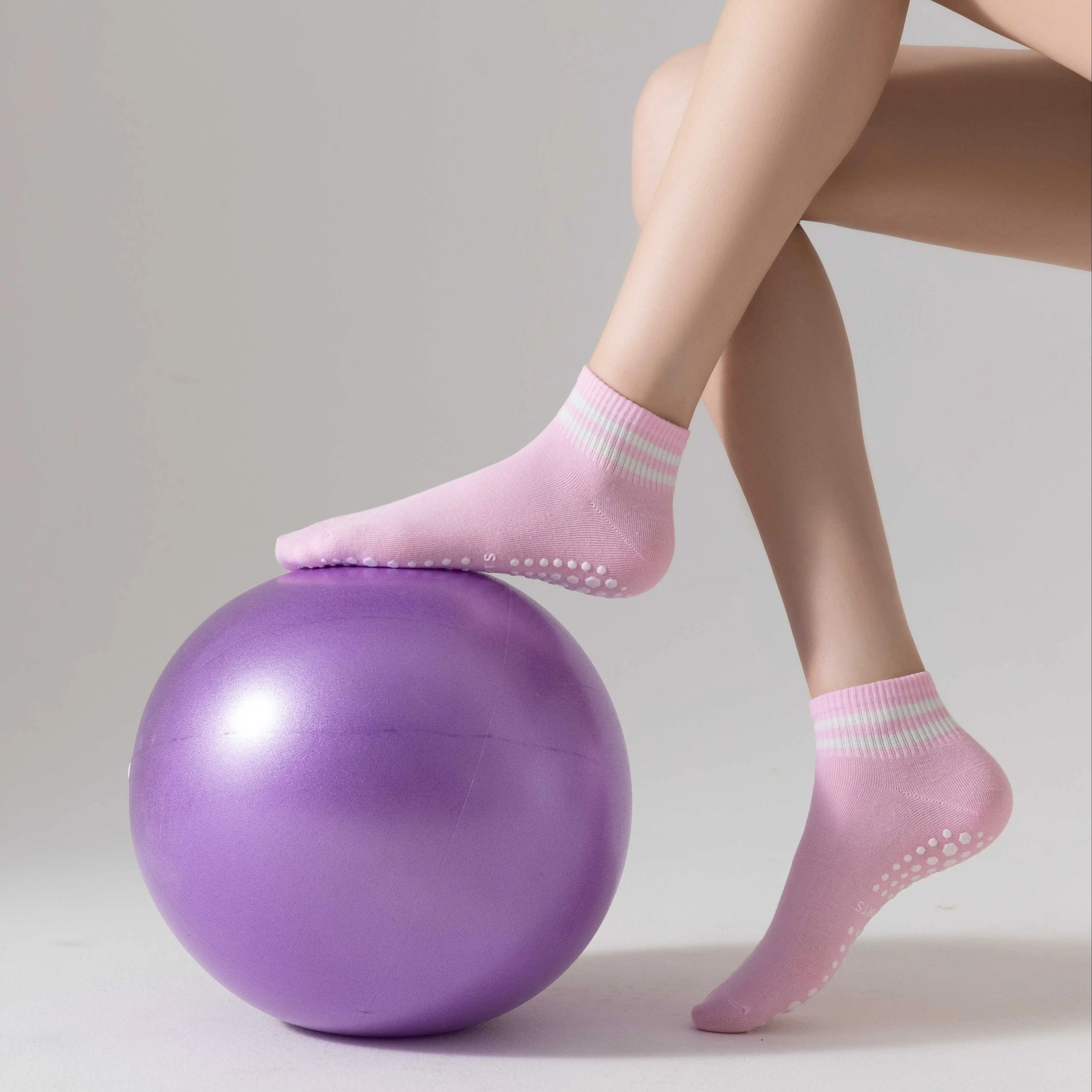 Calcetines antideslizantes para ejercicios, antiyoga, algodón sólido profesional, trampolín de Fitness para interiores para mujer, baile, estilo de temporada