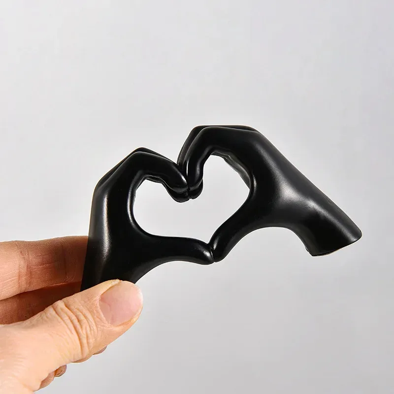 Heart Finger Gesture Statue, Modern Resin Love Sculpture, Bedroom Home Desktop Wedding Table Decor Ornament, Romantic Gift