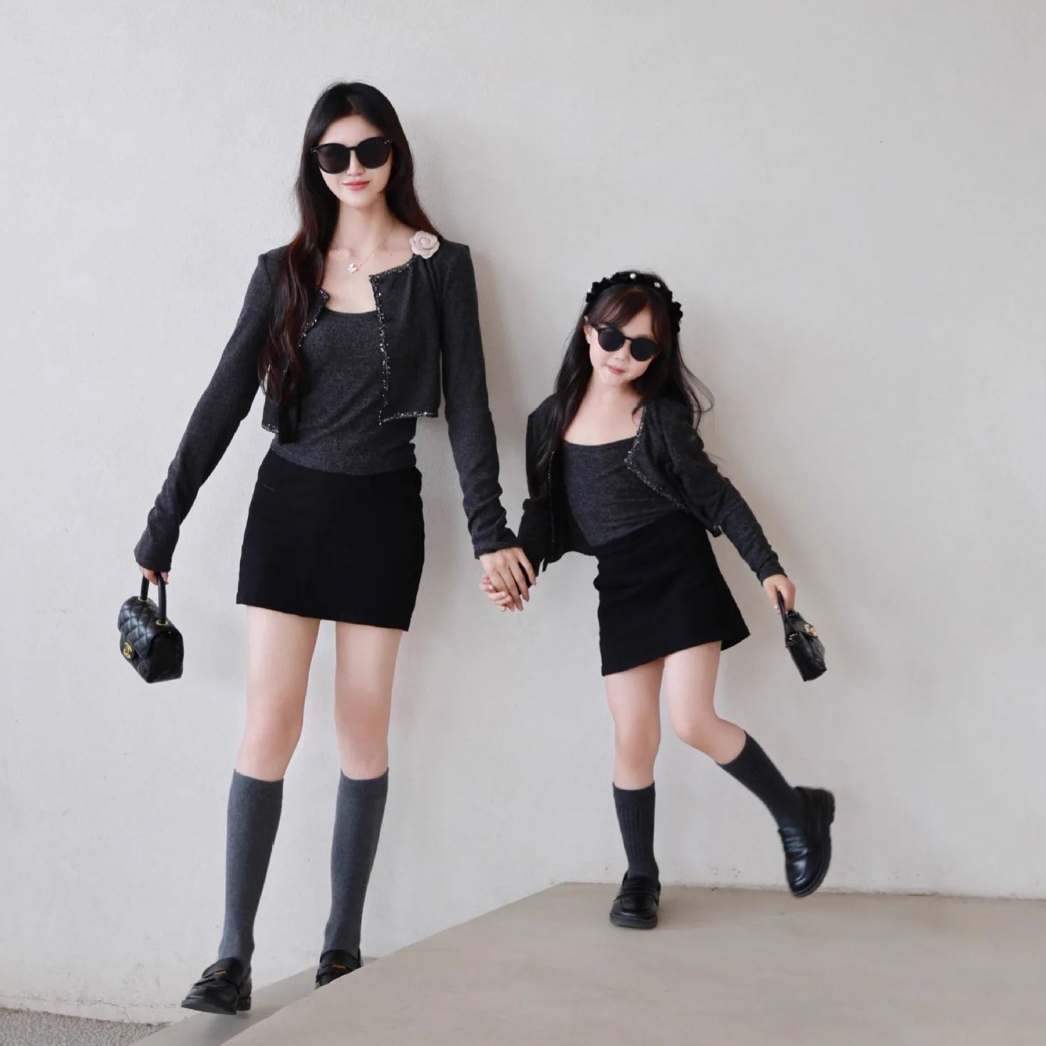 

‌Fall 2025 Mom & Daughter Set Grey Drop-Shoulder Cardigan + Vest + Skirt Outfit Family Matching Clothes for Women & Kids