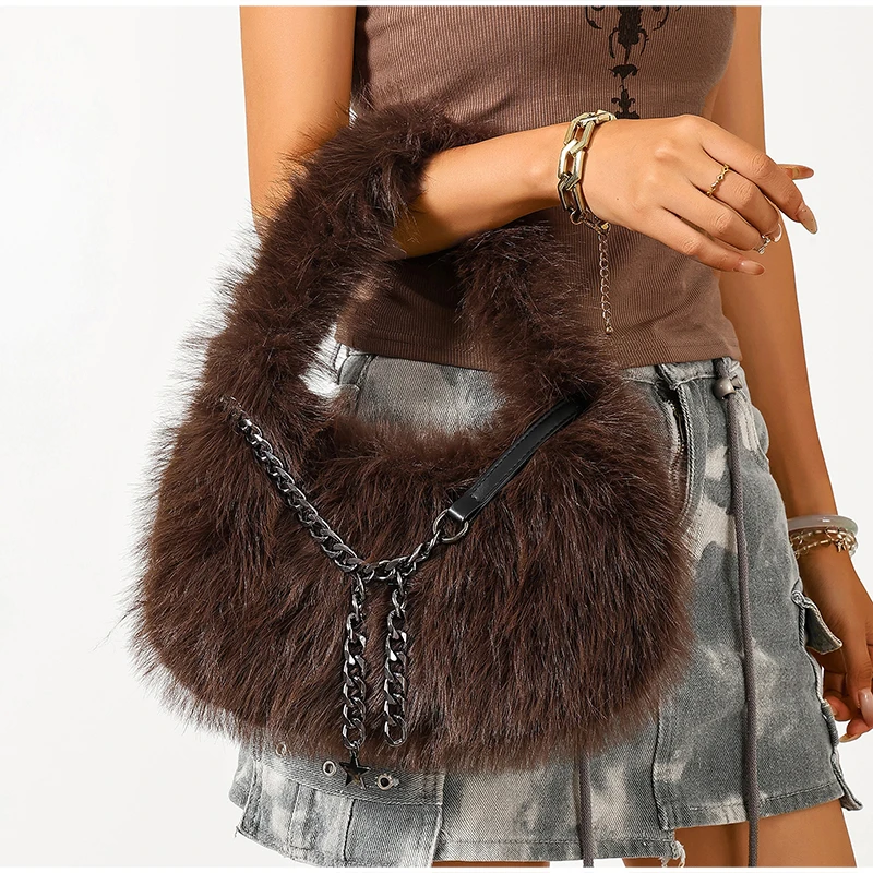 Weiche, glatte, flauschige Plüsch-Umhängetasche, Winter-Handtasche in Uni-Farbe, Metallketten-Tragetasche, lässige, individuelle Unterarmtasche – Detail 7