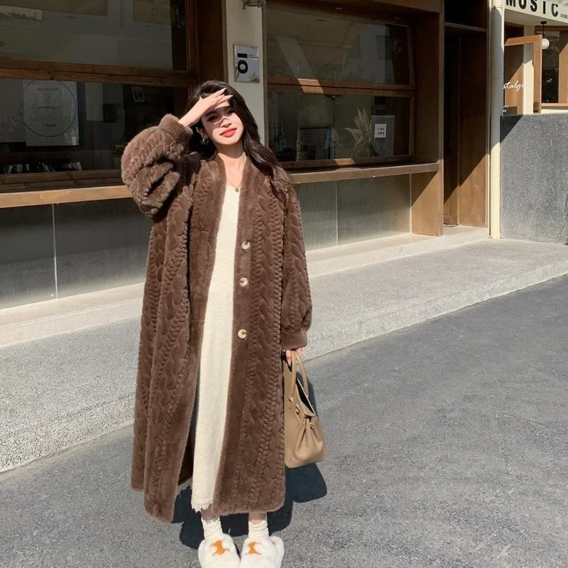 2024 Winter New Fried Dough Twists V-neck Coat Embossed Coat Women's Fur One Plush Cardigan