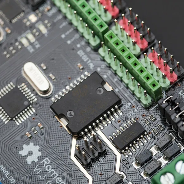 dfrobot-romeo-3-in-1-arduino-compatible-controller