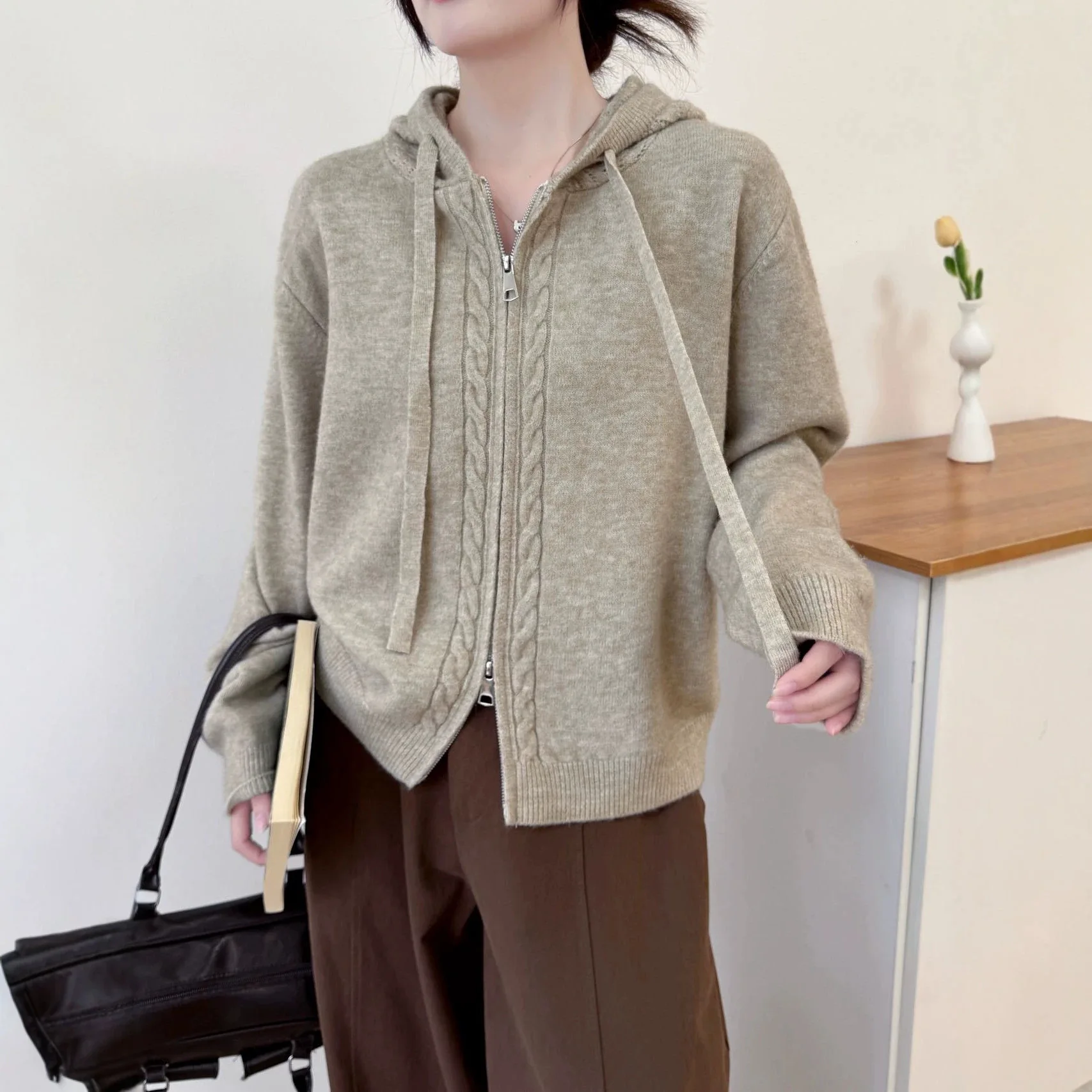 Hooded Zipper Knitted Cardigan 2026 Temperament Autumn and Winter New Casual Loose Knitted Sweater Short Twist Pattern Jacket