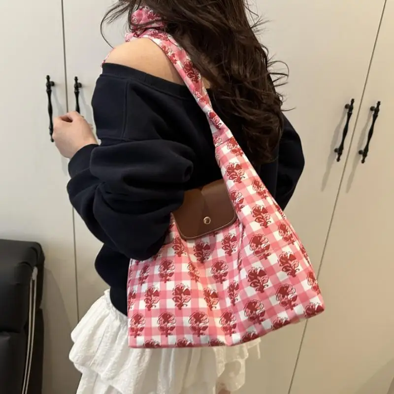 Geblümte Gingham-Canvas-Tragetasche mit Schleifengriff, Leder-Druckknopfverschluss, Große Kapazität für den täglichen Arbeitsweg, Einkäufe und Reisen – Detail 5