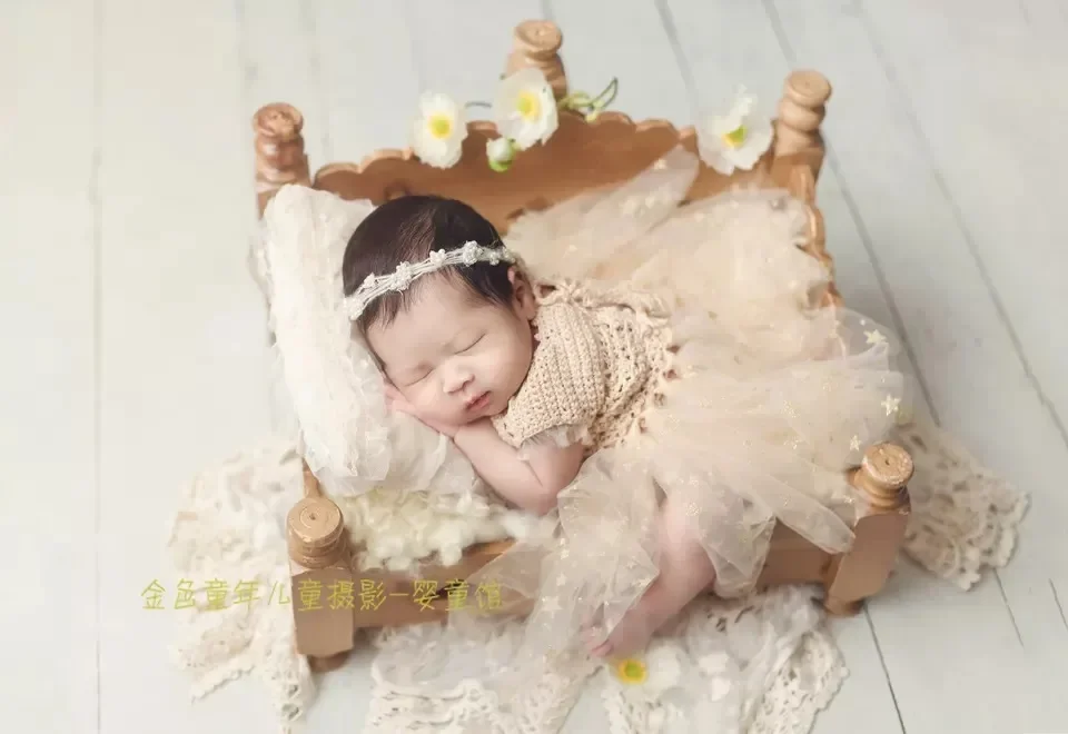 Newborn Photography Props Baby Accessories for Photo Shoot Lace Hats Bonnet with Florals Ruffles Posing Pillow Poser 2pcs Set