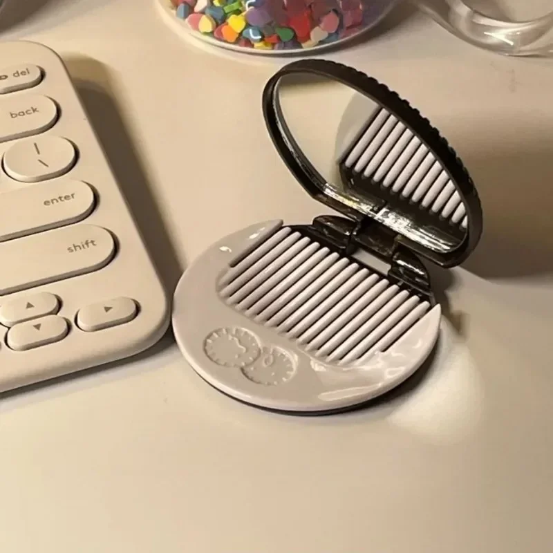 Espejo de maquillaje plegable redondo de galleta de Chocolate Ins Kawai, espejos de bolsillo exteriores para mujer, espejo pequeño de cacao con peines, café negro