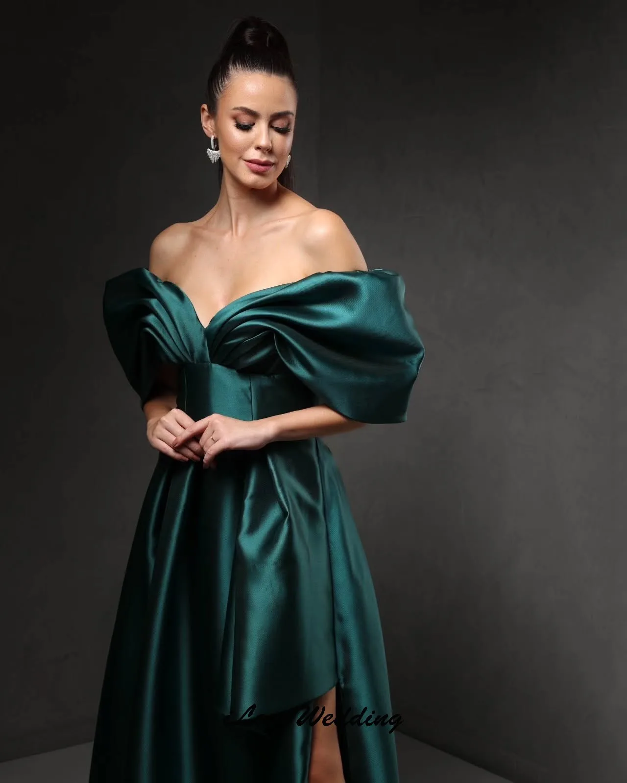 Smaragdgroene off-the-shoulder galajurken 2025, elegante feestjurk voor dames, a-lijn, halve mouwen, ruches, avondjurken op maat