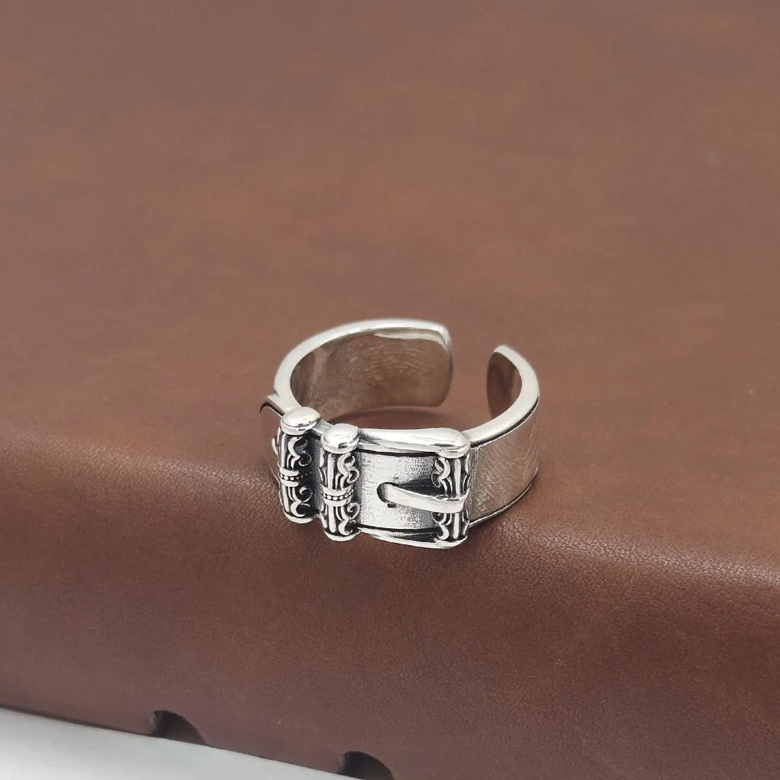 

S925 sterling silver men's and women's casualretro belt buckle index finger ring stylish strap buckle open ring