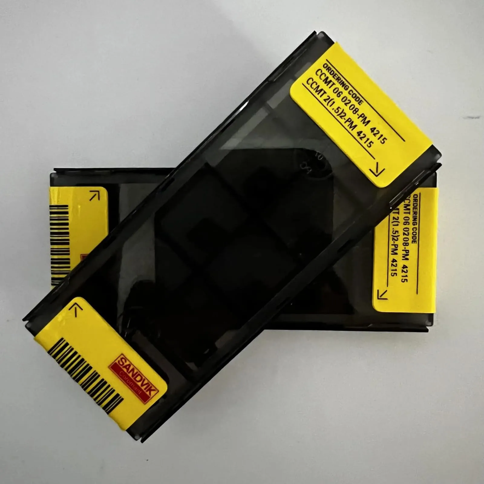 

Оригинальное лезвие с ЧПУ из твердого сплава SANDVIK / CCMT060208-PM 4215, 10 шт.