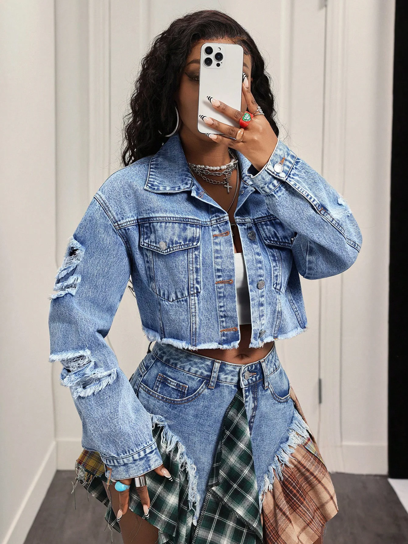 

Autumn Women's Denim Fashion Tassel Top Jacket Perforated New Trendy Women's Clothing