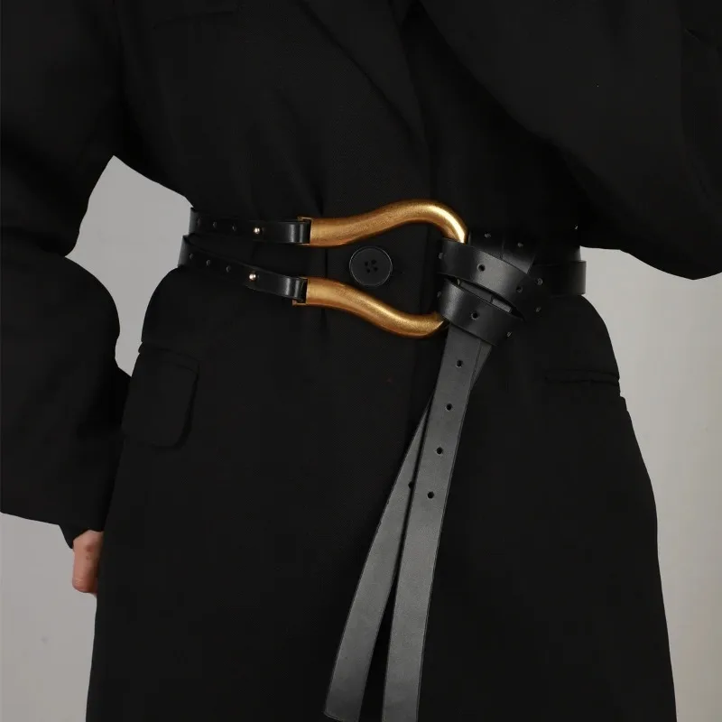 

A Woman's Suit Belt with A Wide Waistband Large Horseshoe Button Decoration with Skirt Belts 2024 New