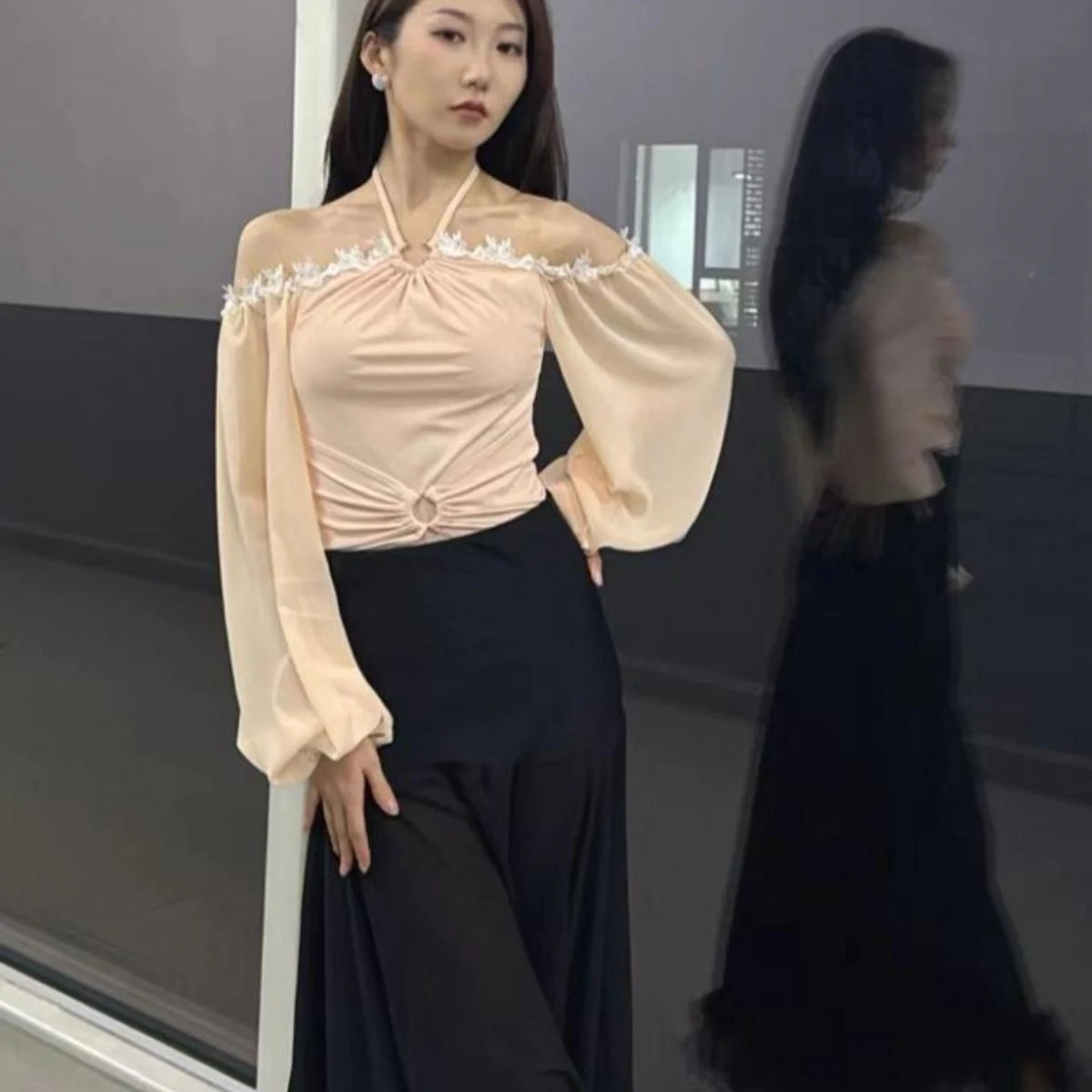 ห้องบอลรูมเต้นรําเสื้อผ้าผู้หญิงฝึกเสื้อสีดําเต้นรําบอลรูมกระโปรงผู้ใหญ่ Waltz เครื่องแต่งกายเต้นรําละติน BL14295