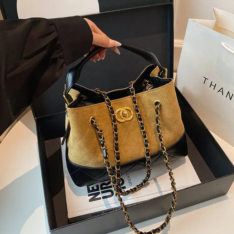 

Quilted Chain Bucket Bag - Chanel-Inspired Luxury Spacious Bag for Casual Daily Commute | Shoulder Crossbody Bag