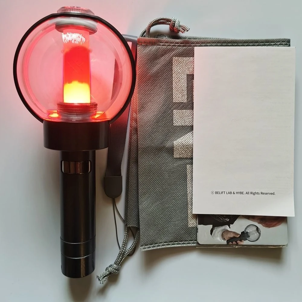 

Официальный световой стик для K-pop фанатов с Bluetooth (версии 1 и 2) – коллекционная игрушка для концертов