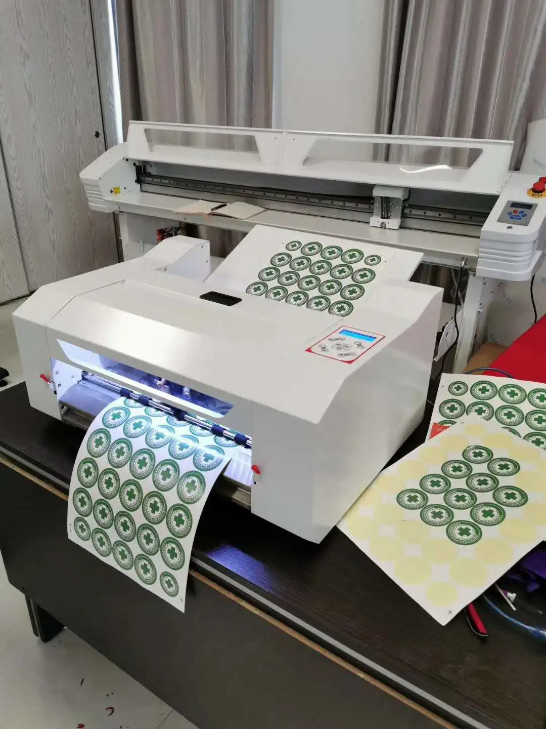 2023 Automatic Digital Feeding Sheet Die Cutter Plotter for Cutting Stickers