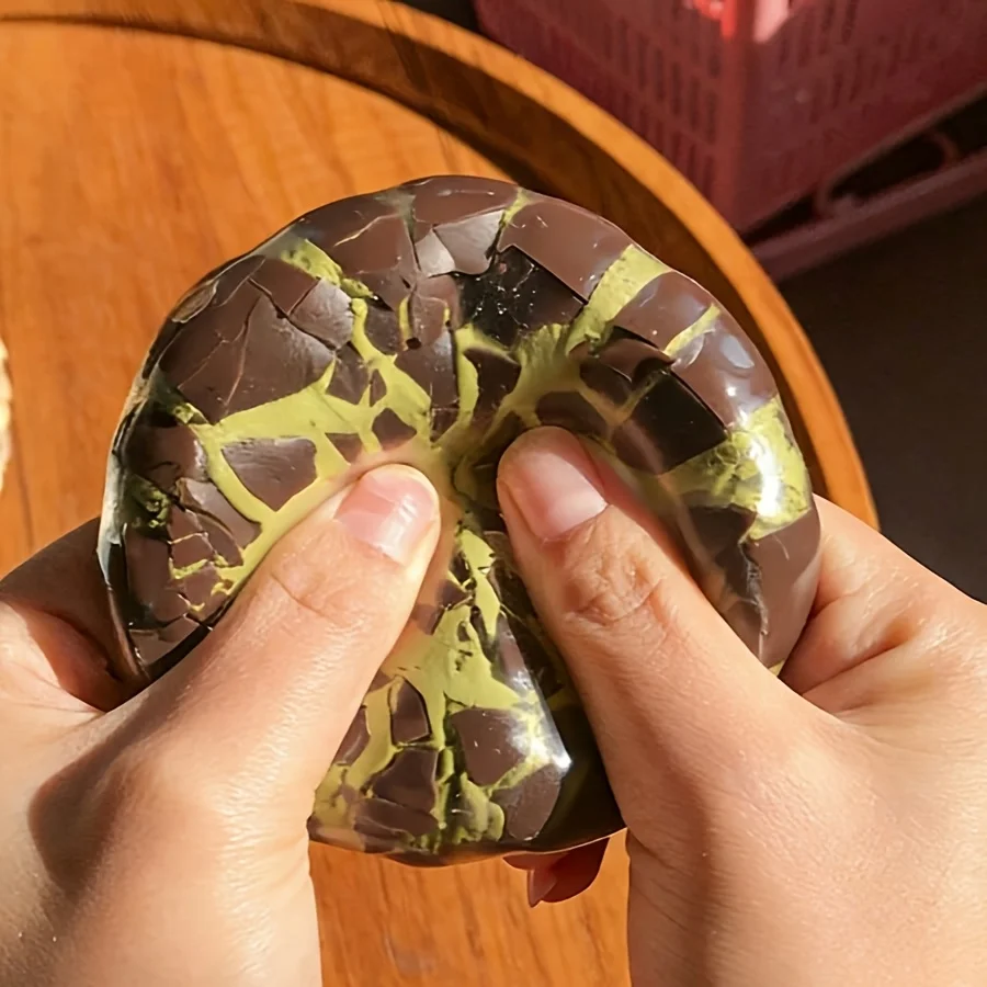 1pc Handmade Crispy Mint Dark Chocolate Squeeze Ball Noise Reducing Stress for Collection Gift Hand Exercise Stress Ball