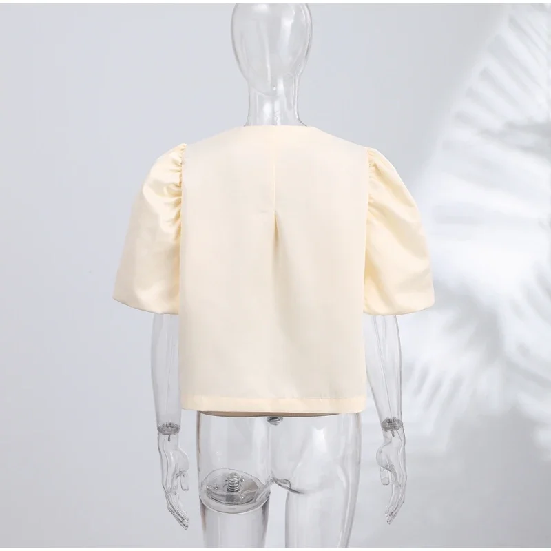 Elegante Damen-Satinbluse mit O-Ausschnitt, Puffärmeln, Schnallenverschluss, einfarbig, locker geschnitten, vielseitig kombinierbar, Party-Mode-Oberteil, Sommer 2026 – Detail 2