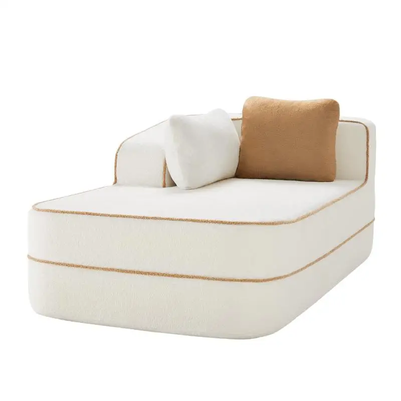 โซฟาชีซ์ซ้ายพร้อมหมอนในผ้าเท็ดดี้สีขาว