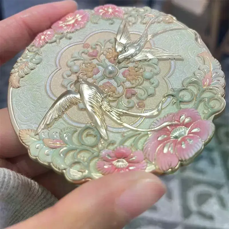 1Pcs Bird Metal Makeup Mirror Emboss Flower Pattern Cosmetic Mirror Exquisite Portable Chinese-style Makeup Mirror