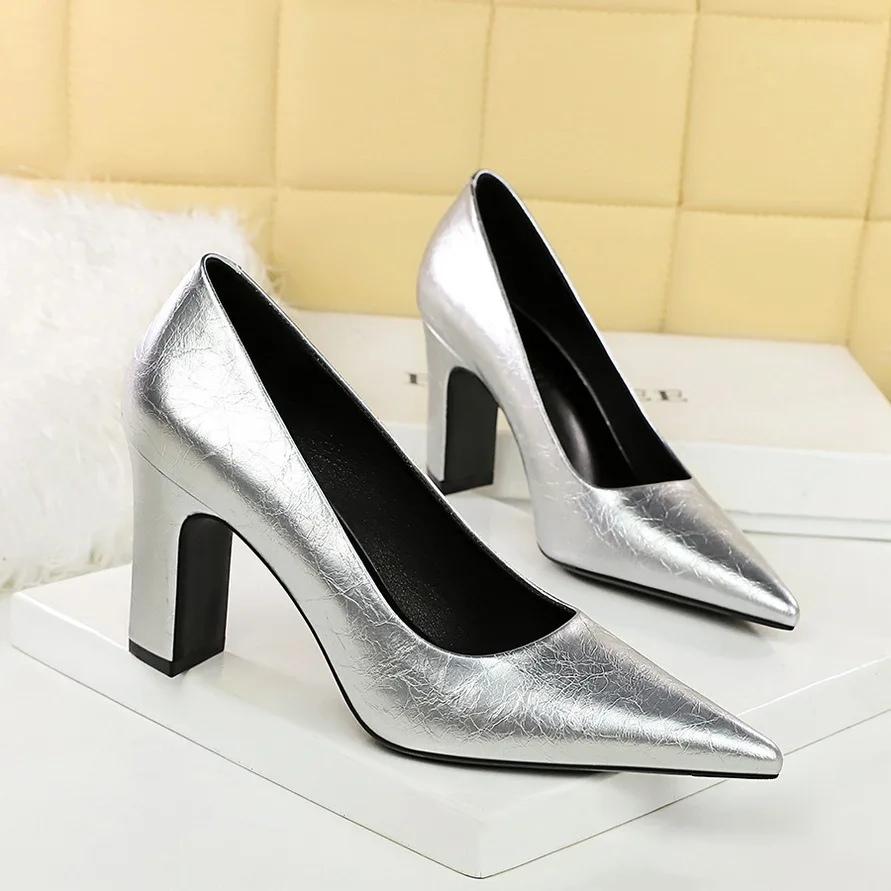 

Туфли-лодочки BIGTREE на массивном каблуке 9 см, металлик (серебро/золото), для свадьбы и торжеств, женские, модные, лаконичные