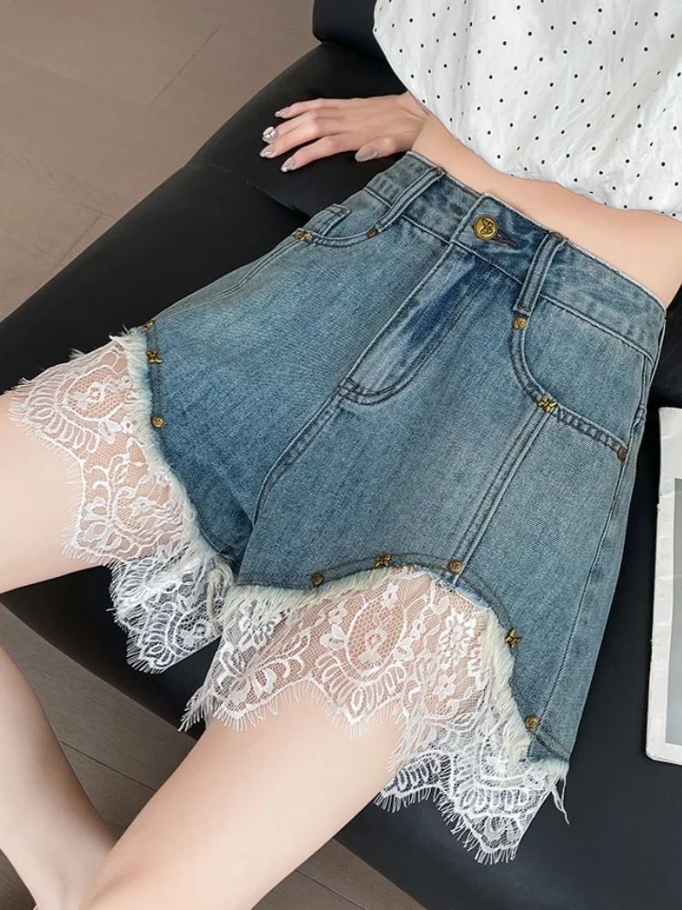 

Суперпопулярные джинсовые шорты с цветными вставками и кружевом для женщин, лето 2026, свободные, в стиле «Spicy Girl», А-силуэт