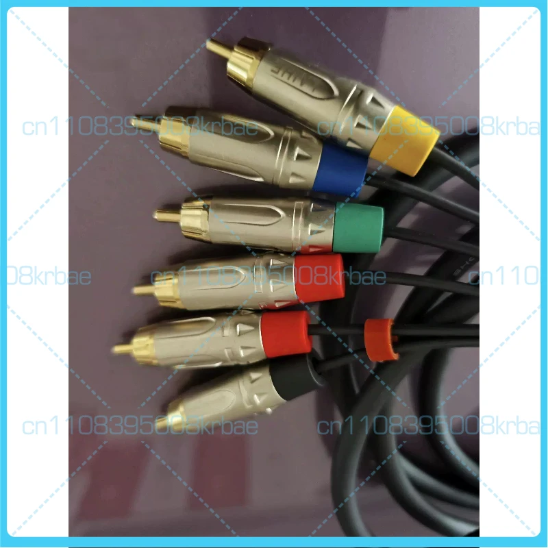 For original Microsoft Xbox used RGBS video cable, high-definition cable, and CRT color monitor cable.