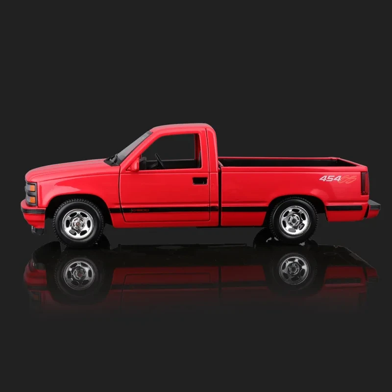 Car Toy Model  Maisto 1:24 1993 454ss Pickup Truck Red Transport Vehicle Model Die-Casting Alloy Male Collectible Ornament