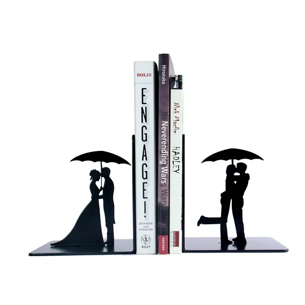 

One Piece Creative Lover Hold Umbrella Metal Bookend Shelf Bookend Holder Office Supplies Home Decoration Book Stand