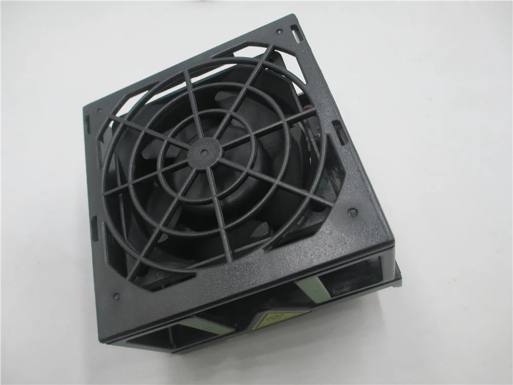 

НОВЫЙ ВЕНТИЛЯТОР PFR0612DHE-A A3C40178270.A 12 В 2 А для серверного вентилятора Fujitsu Primergy RX2540 M2 6038 60x60x38 мм